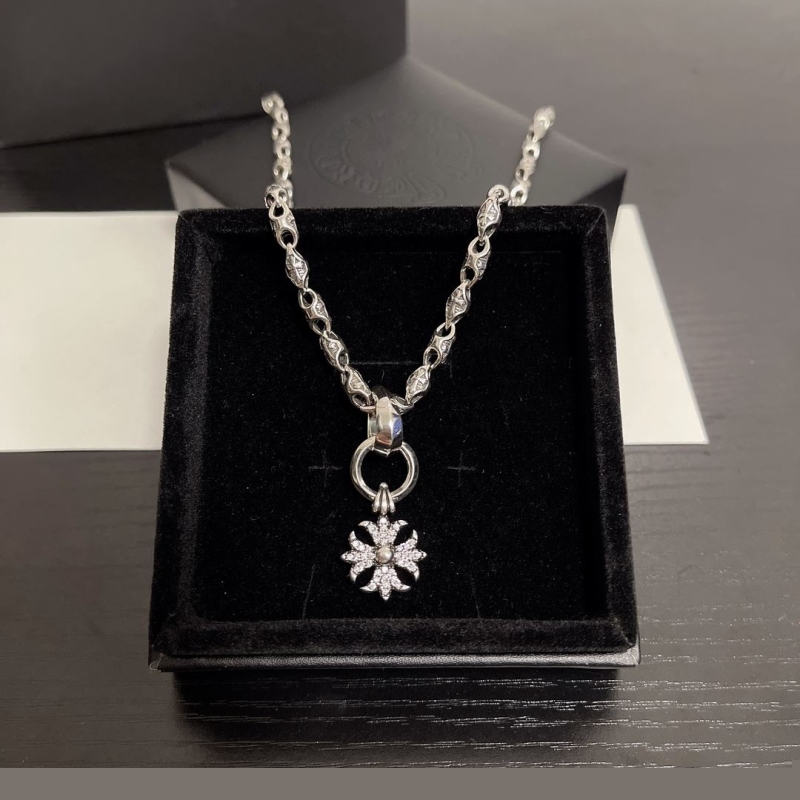 Ch**me He**ts necklaces